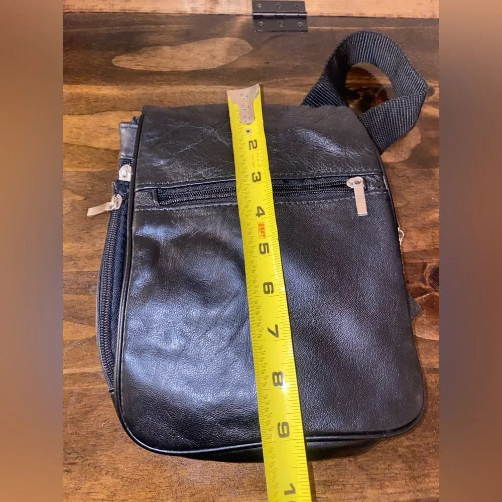 Covington Black Leather Messenger Bag NEW